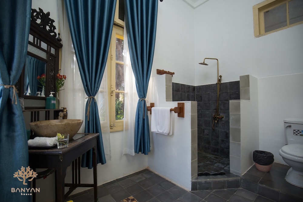 banyan boutique by 5h