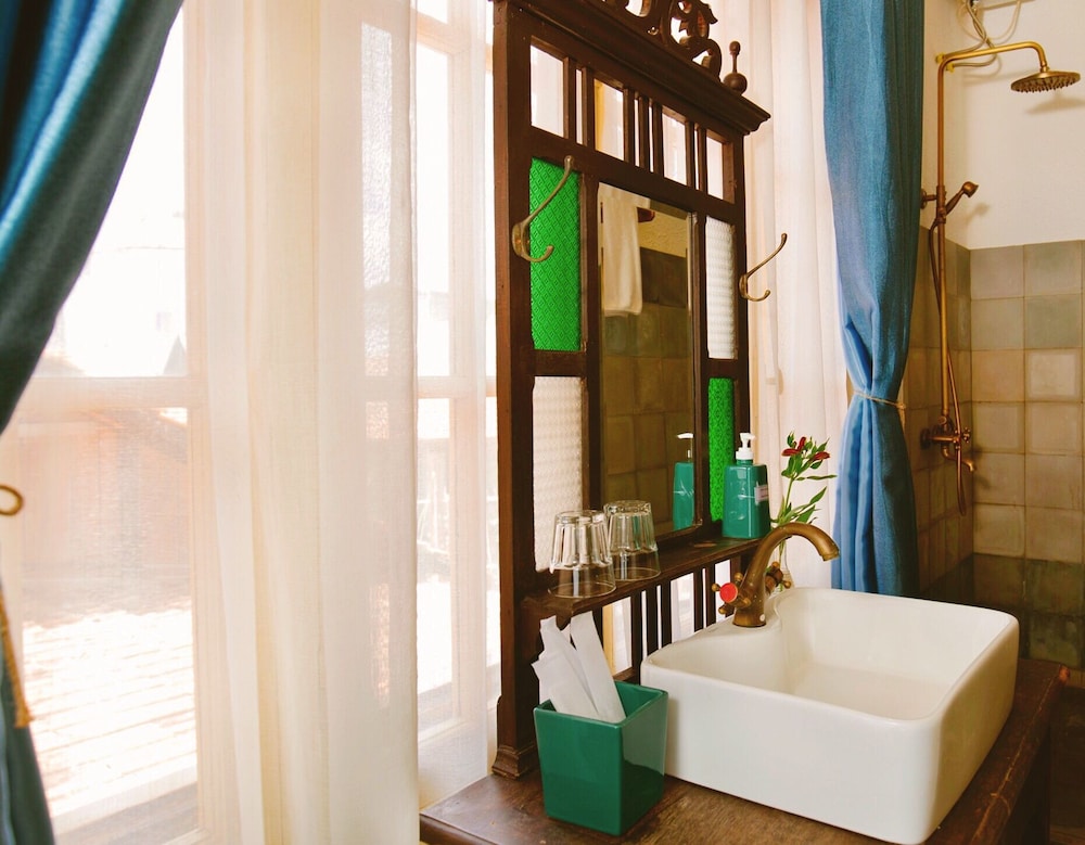 banyan boutique by 5h