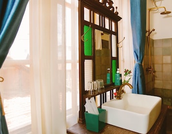 banyan boutique by 5h