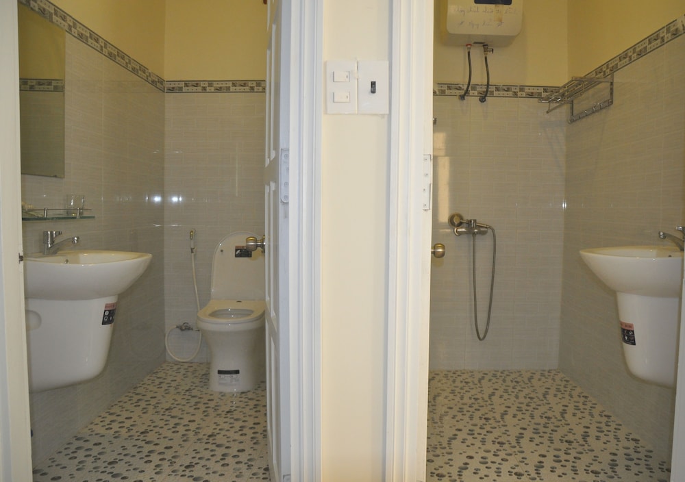 hoang nguyen hotel