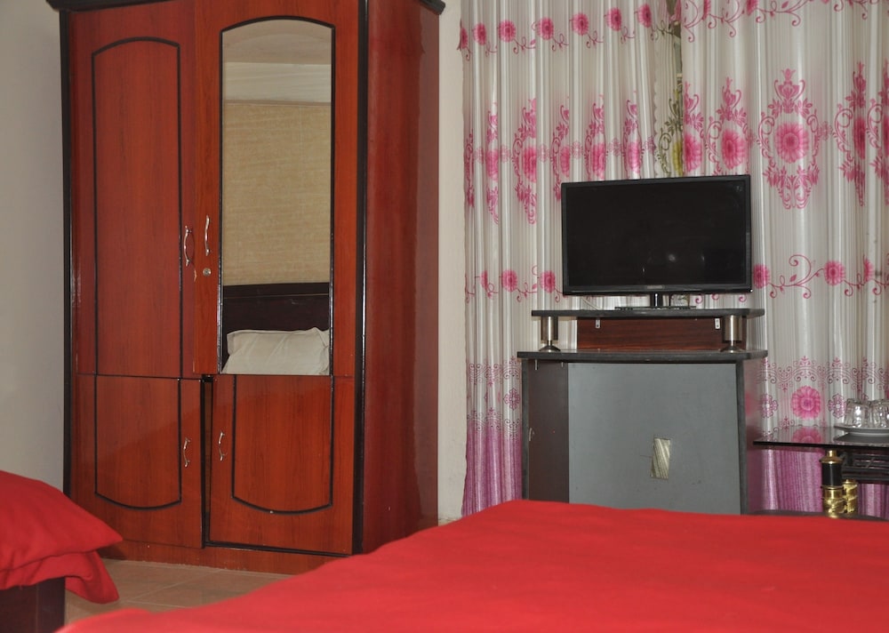 hoang nguyen hotel