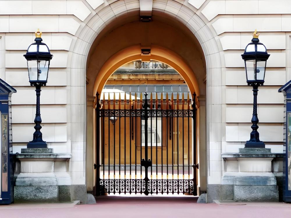 london queens apartments