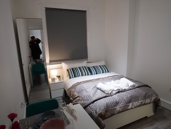 london queens apartments