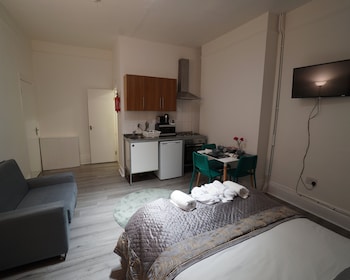 london queens apartments