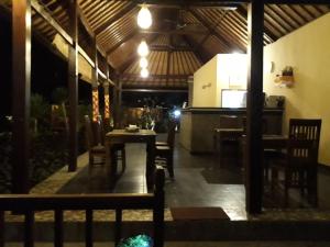 the seaman garden huts
