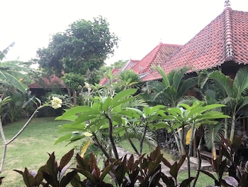 the seaman garden huts