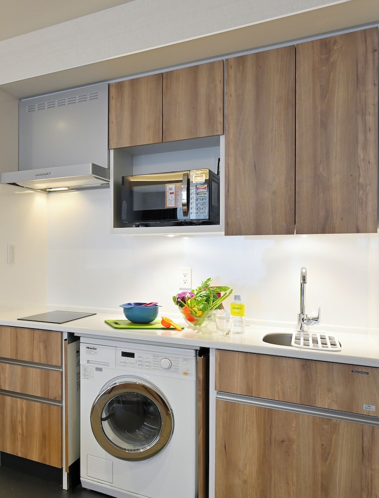 holiday inn and suites shin osaka an ihg hotel