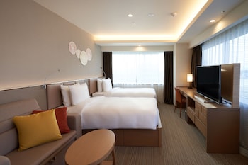 holiday inn and suites shin osaka an ihg hotel