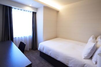 holiday inn and suites shin osaka an ihg hotel