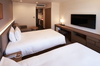 holiday inn and suites shin osaka an ihg hotel