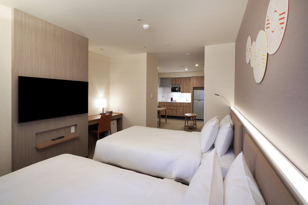 holiday inn and suites shin osaka an ihg hotel