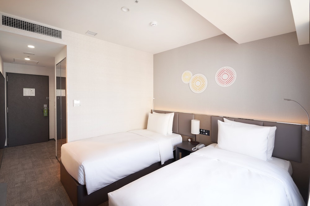 holiday inn and suites shin osaka an ihg hotel