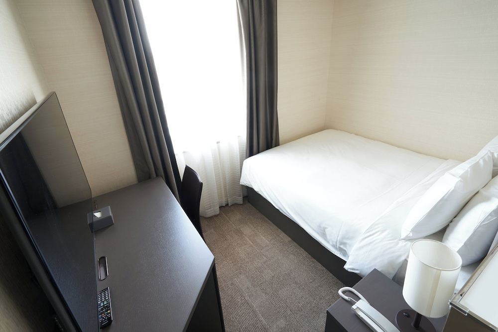 holiday inn and suites shin osaka an ihg hotel