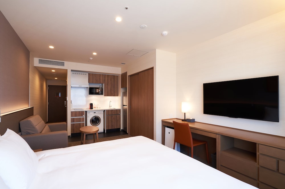 holiday inn and suites shin osaka an ihg hotel
