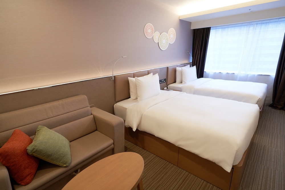 holiday inn and suites shin osaka an ihg hotel