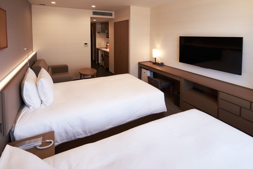 holiday inn and suites shin osaka an ihg hotel