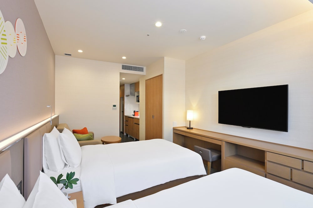 holiday inn and suites shin osaka an ihg hotel