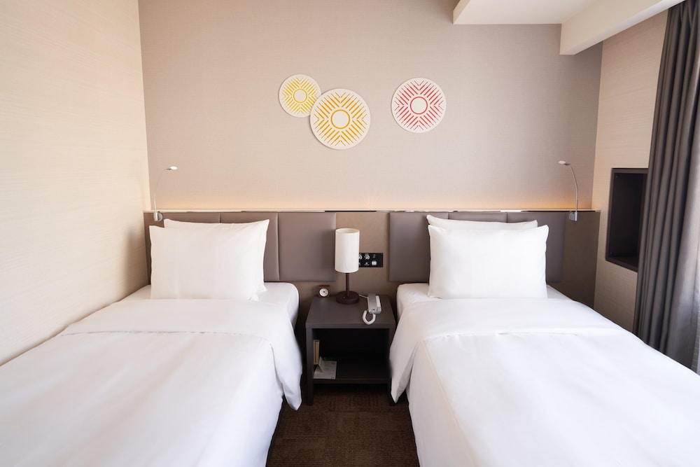 holiday inn and suites shin osaka an ihg hotel
