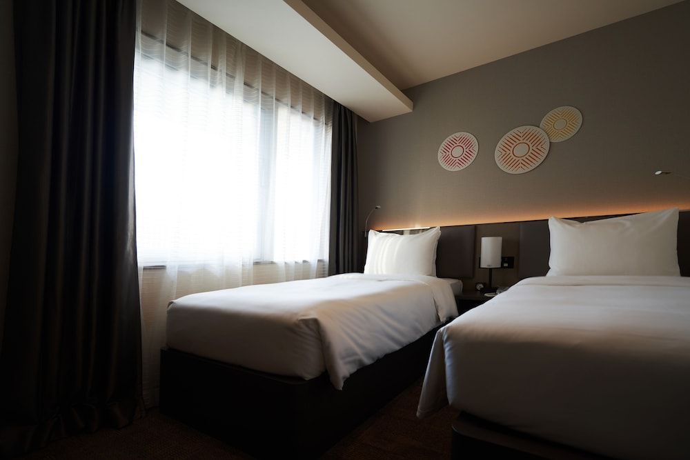 holiday inn and suites shin osaka an ihg hotel