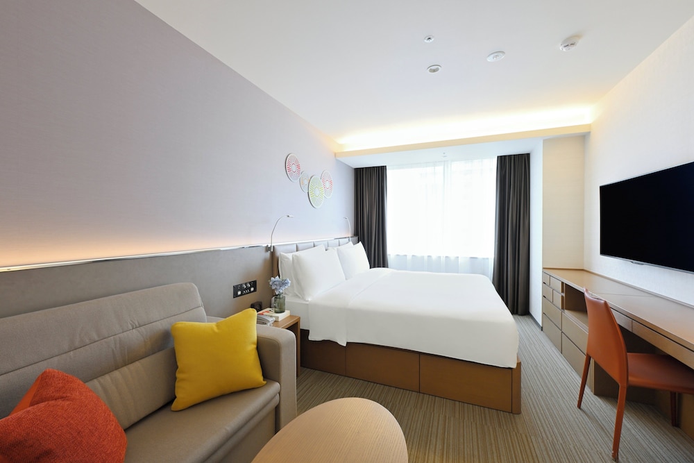 holiday inn and suites shin osaka an ihg hotel