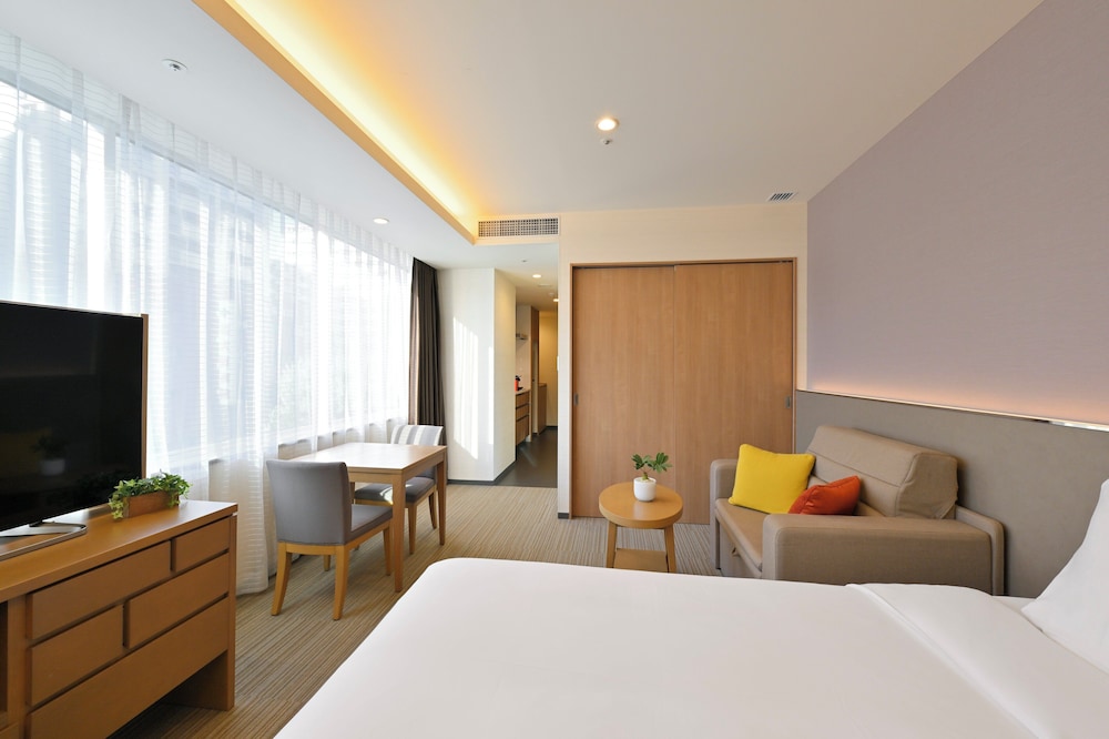 holiday inn and suites shin osaka an ihg hotel