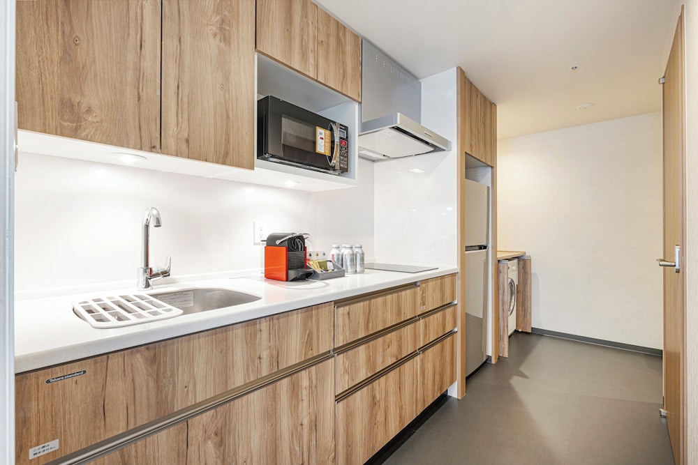 holiday inn and suites shin osaka an ihg hotel