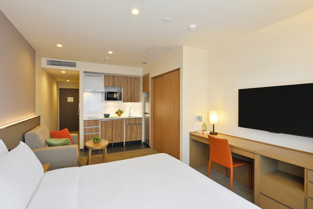 holiday inn and suites shin osaka an ihg hotel
