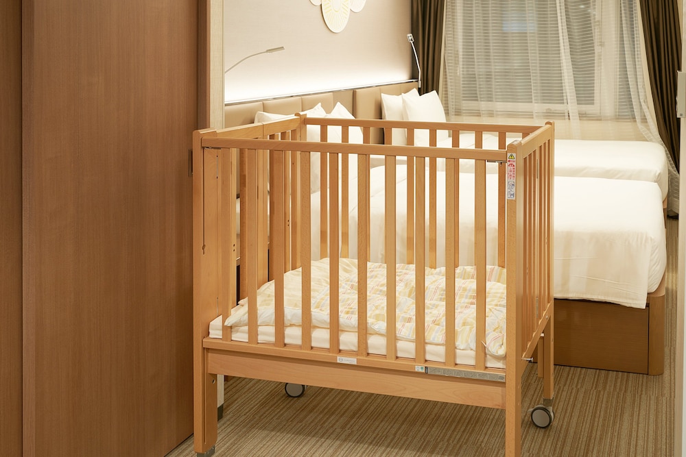 holiday inn and suites shin osaka an ihg hotel