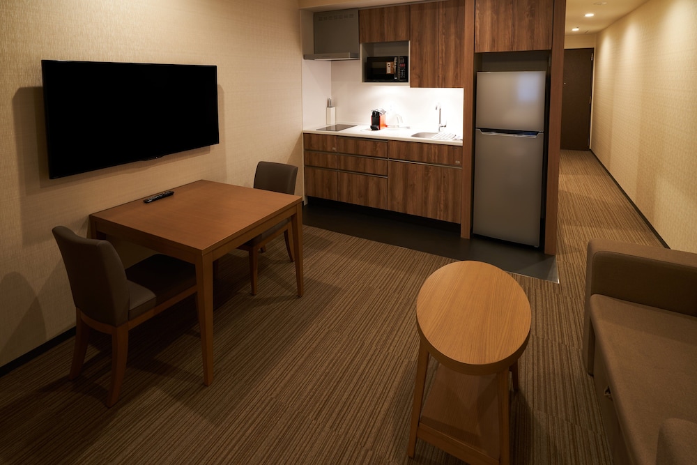 holiday inn and suites shin osaka an ihg hotel