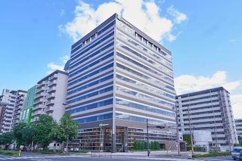 holiday inn and suites shin osaka an ihg hotel