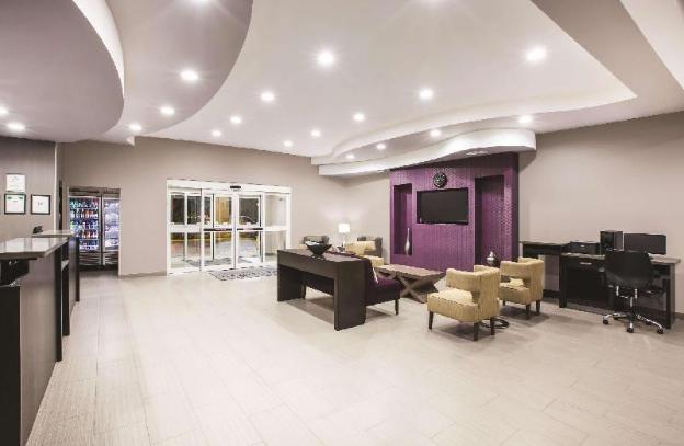 la quinta inn and suites baton rouge denham springs