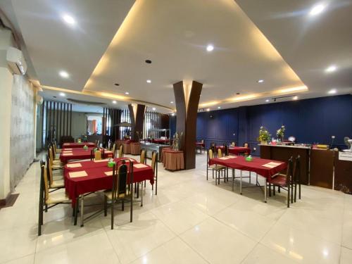 grand mansion blitar