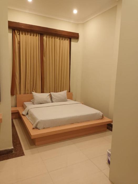 grand mansion blitar