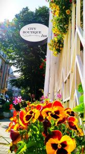 city boutique inn