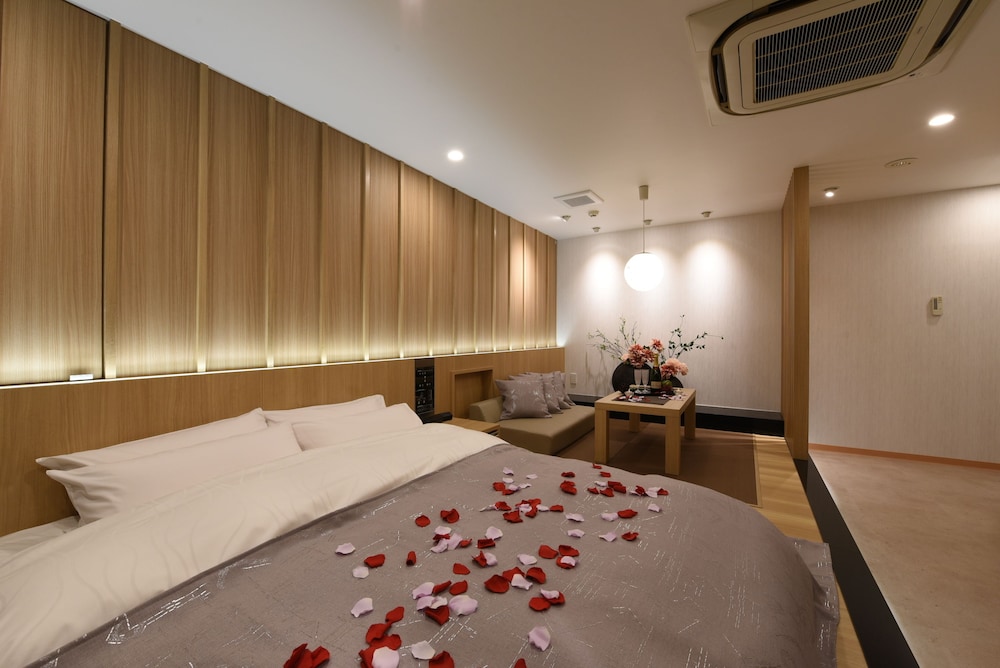 restay onoji adults only