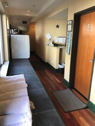three arch inn