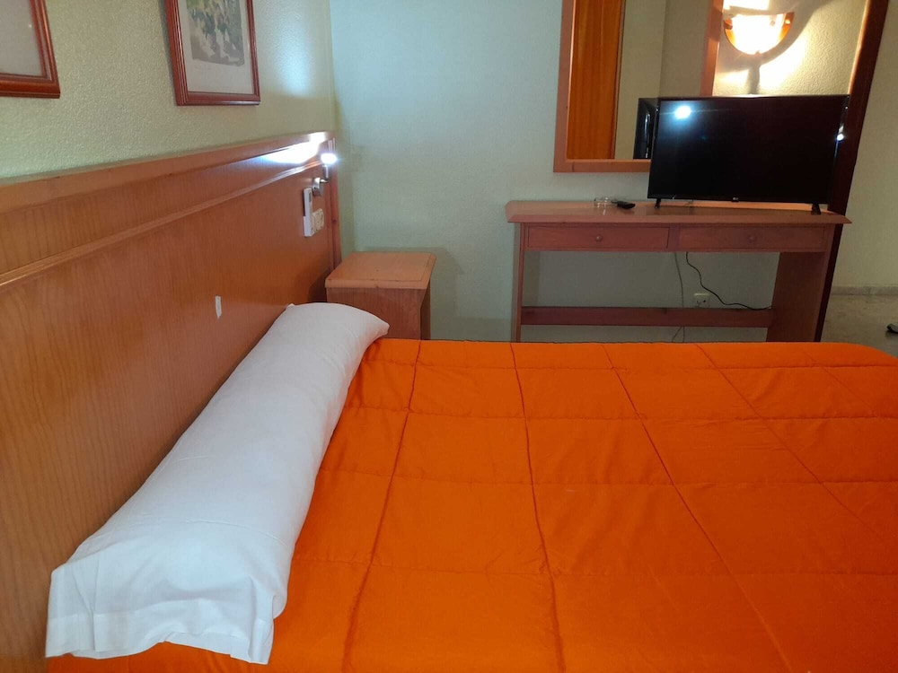 hostal carlos iii