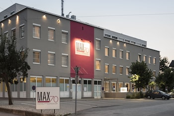 hotel max 70