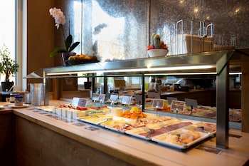hotel max 70