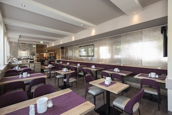 hotel max 70