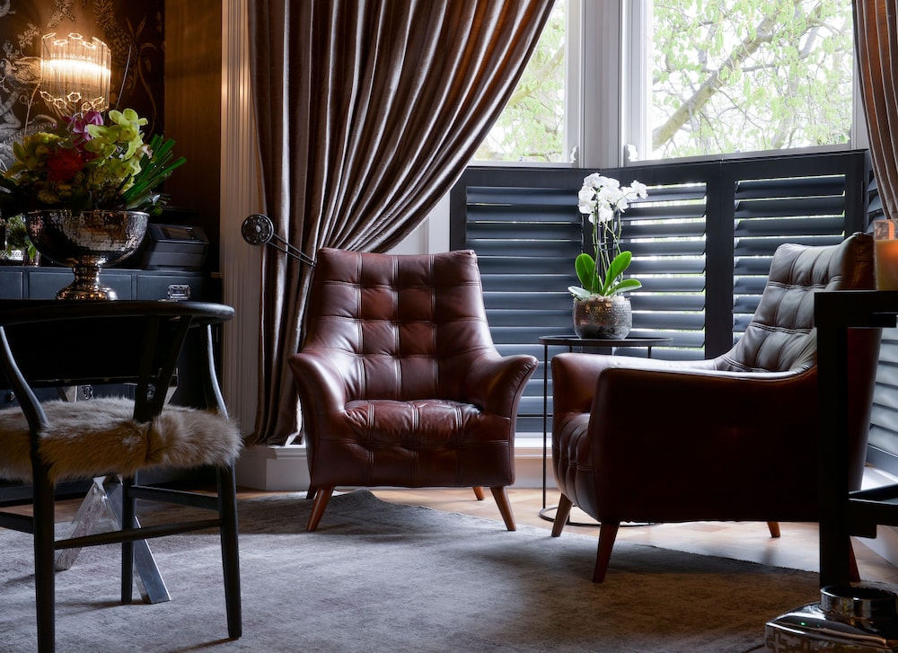 manor house lindley