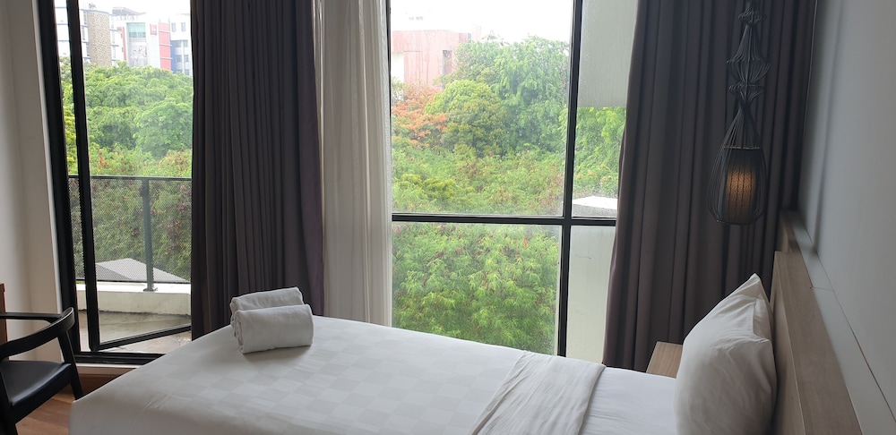 rivoli hotel jakarta