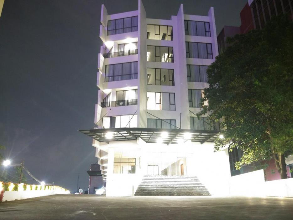 rivoli hotel jakarta