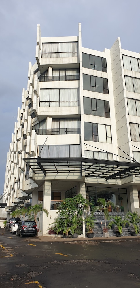 rivoli hotel jakarta