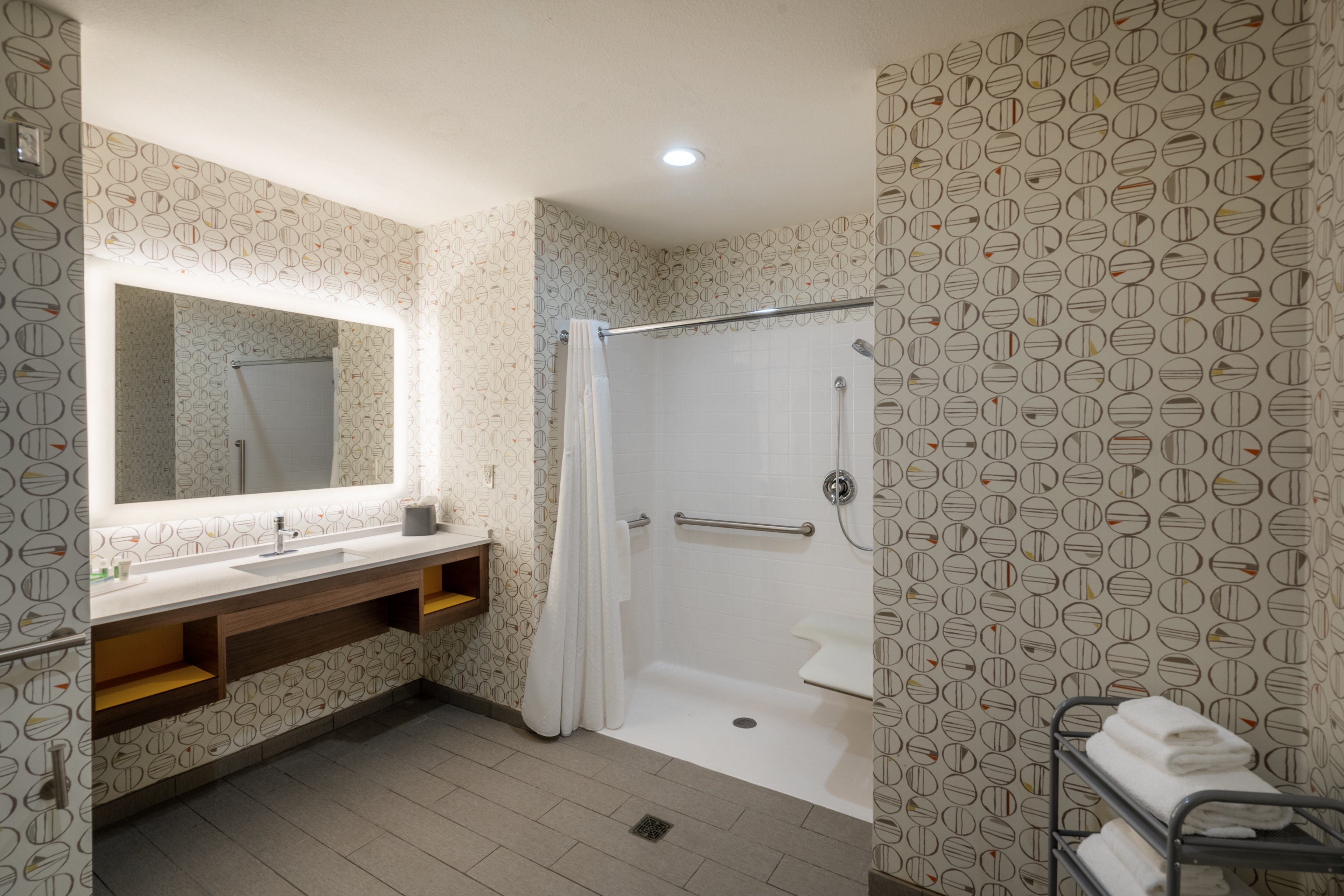 holiday inn and suites memphis southeast germantown an ihg hotel