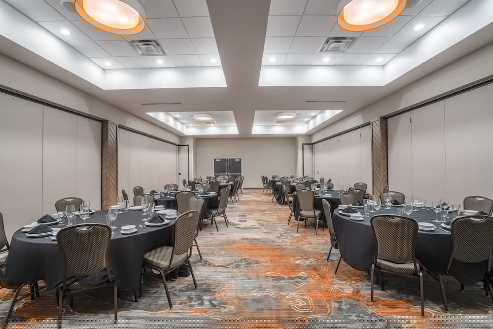 holiday inn and suites memphis southeast germantown an ihg hotel