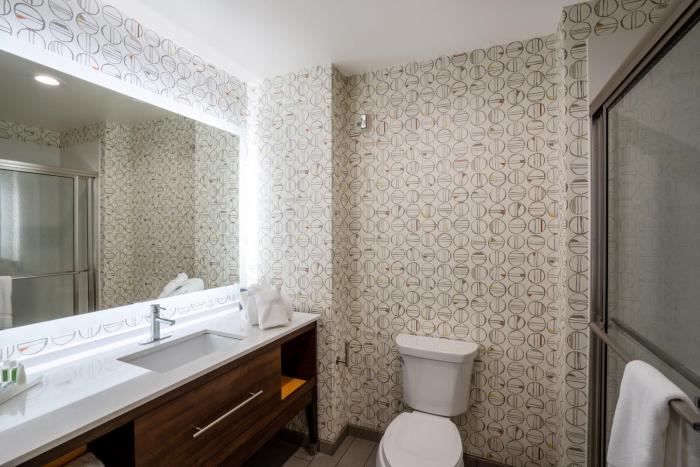 holiday inn and suites memphis southeast germantown an ihg hotel