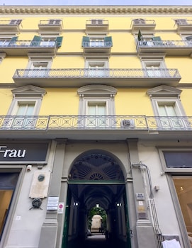 palazzo chiatamone