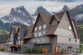super 8 by wyndham canmore