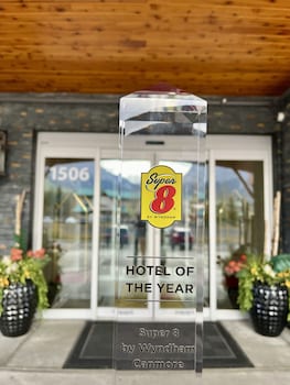 super 8 by wyndham canmore